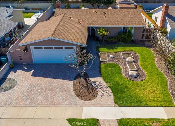 Huntington Beach, CA 92646,20591 Goshawk LN