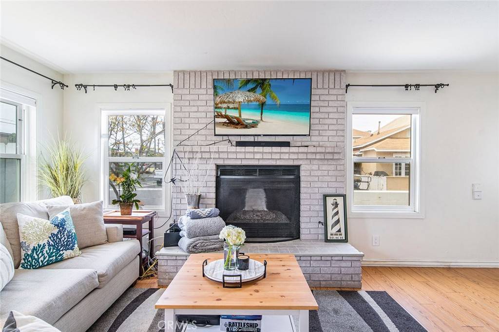 Newport Beach, CA 92663,206 39th ST