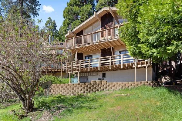 859 Strawberry Peak LN, Twin Peaks, CA 92391