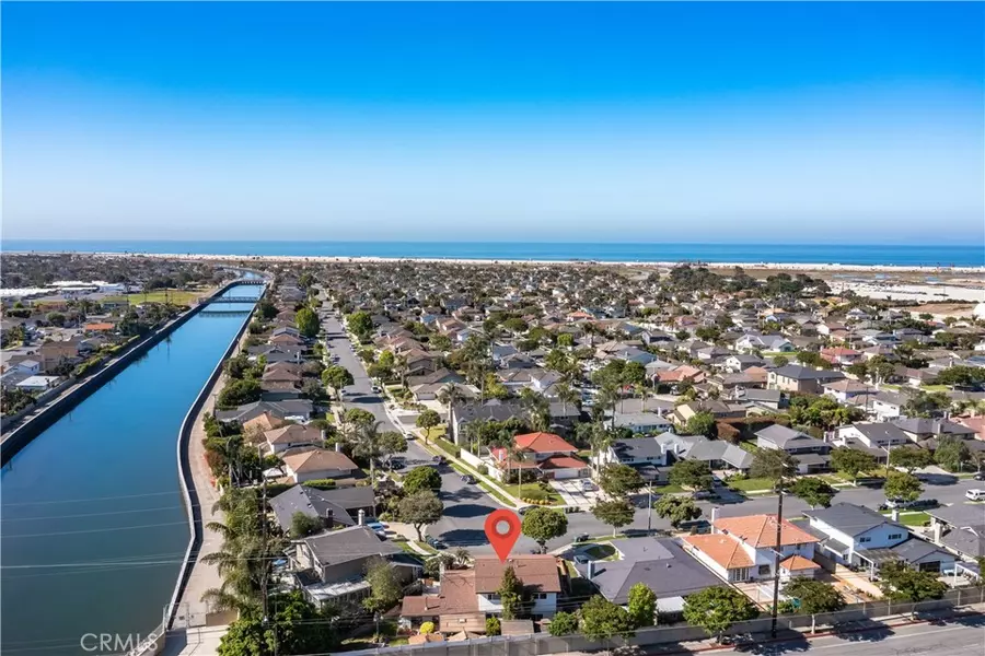 9191 Regatta DR, Huntington Beach, CA 92646