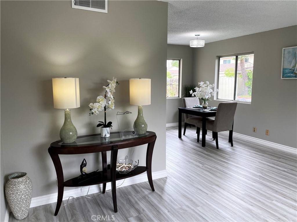 Huntington Beach, CA 92646,8195 Foxhall DR