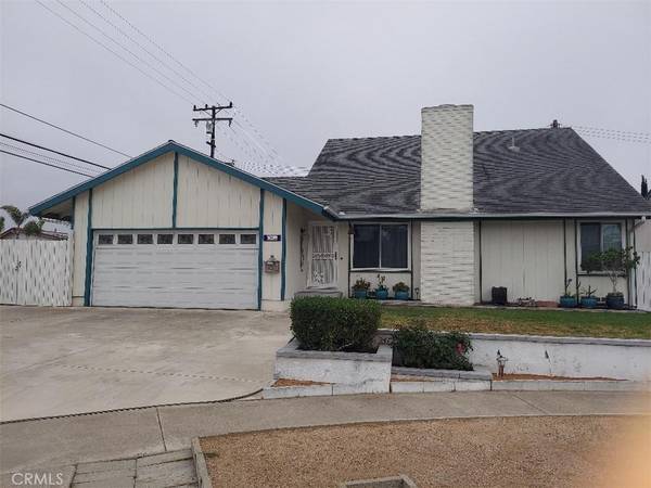 9472 Neolani DR, Huntington Beach, CA 92646