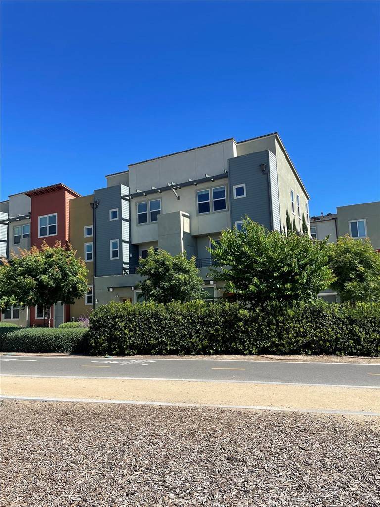 Brea, CA 92821,184 N Orange AVE
