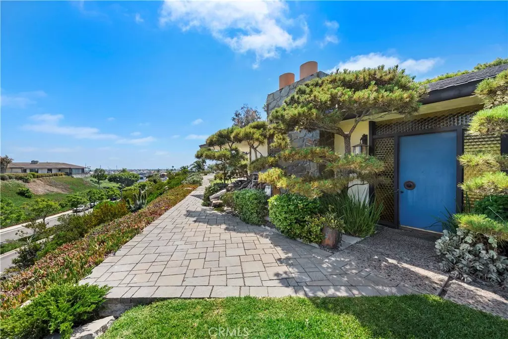 Corona Del Mar, CA 92625,525 El Paseo DR