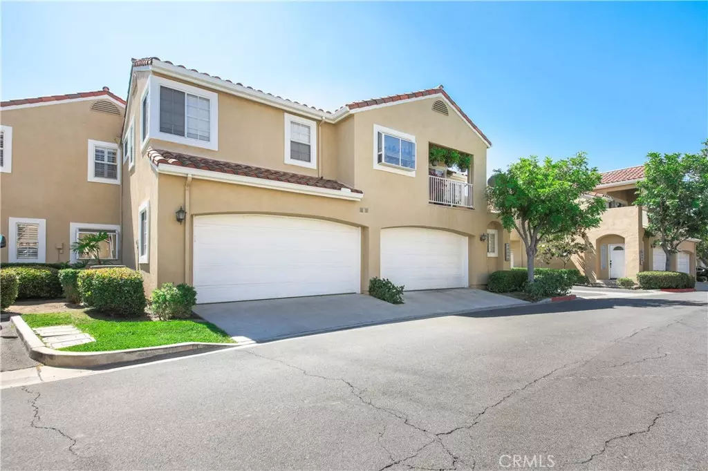 Tustin, CA 92782,2338 Paseo Circulo