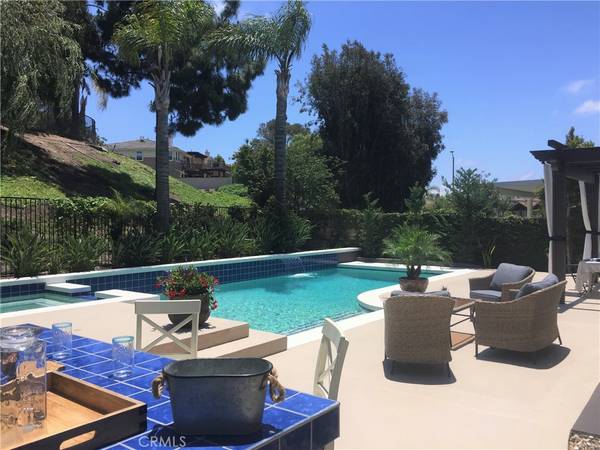 24 Hillside DR, Rancho Santa Margarita, CA 92688