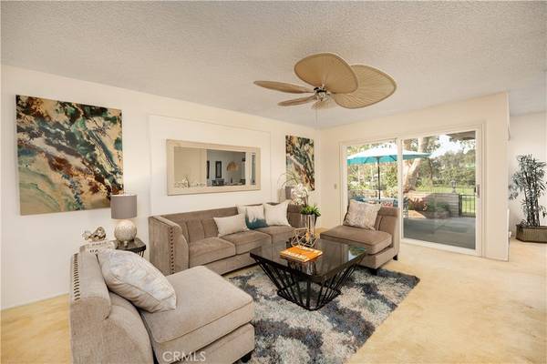 Irvine, CA 92612,5281 Thorn Tree LN