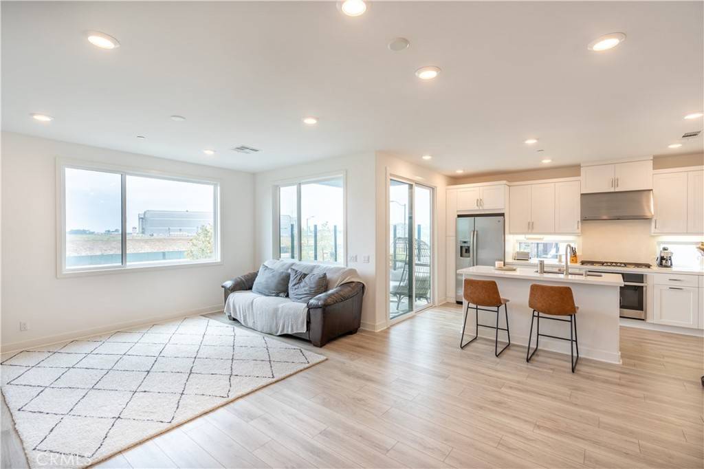 Tustin, CA 92782,297 Lodestar