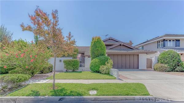 2061 Swan DR, Costa Mesa, CA 92626