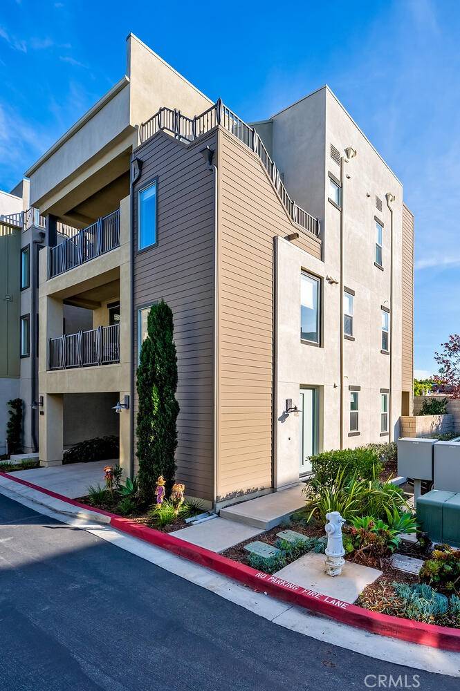 Costa Mesa, CA 92627,1039 Leece DR