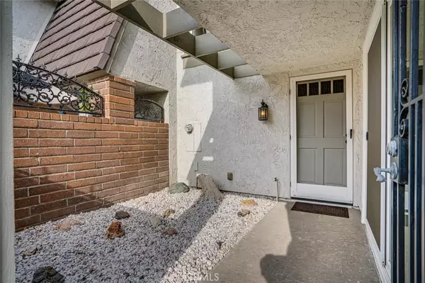 Westminster, CA 92683,5076 Hampton CT