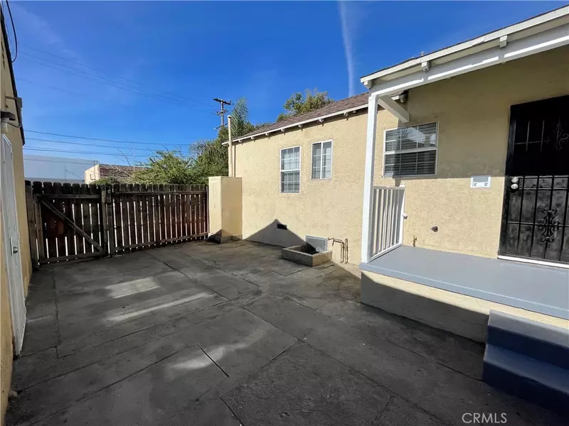 8020 Wheatland AVE, Sun Valley, CA 91352