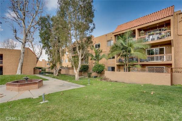 Huntington Beach, CA 92647,6600 Warner AVE #142