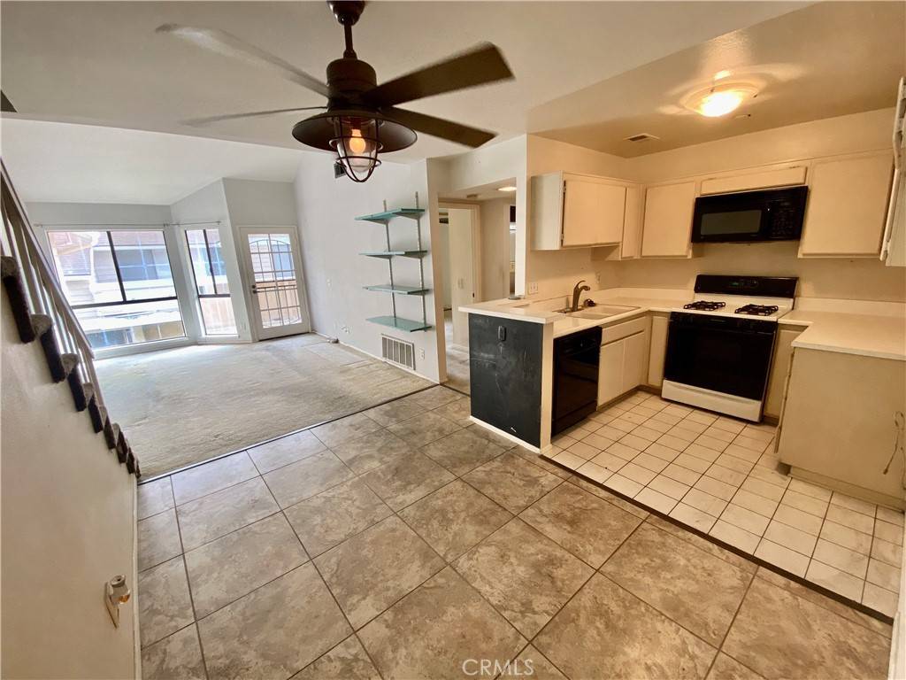 Stanton, CA 90680,12615 Briarglen #J