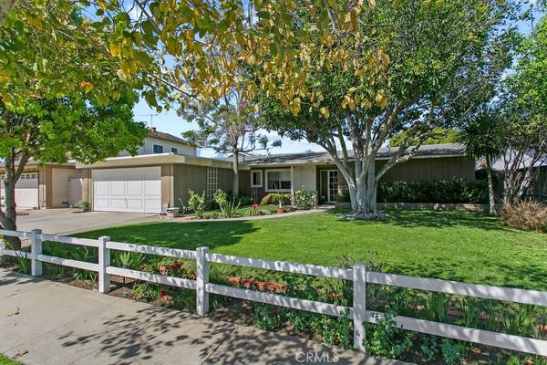 2741 San Juan LN, Costa Mesa, CA 92626