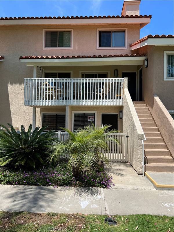 Huntington Beach, CA 92648,7422 Seastar DR #3