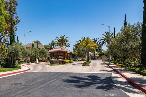 18615 Park Glen LN, Huntington Beach, CA 92648