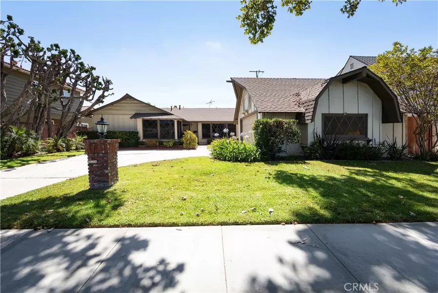 11652 Martha Ann DR, Rossmoor, CA 90720