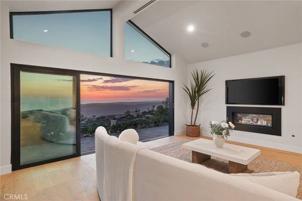 3085 Alta Laguna BLVD, Laguna Beach, CA 92651