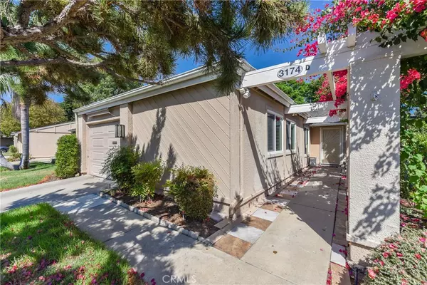 Laguna Woods, CA 92637,3174 Via Vista #D