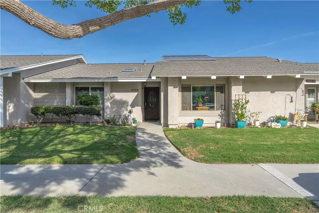 Huntington Beach, CA 92646,8866 Tulare DR #303B