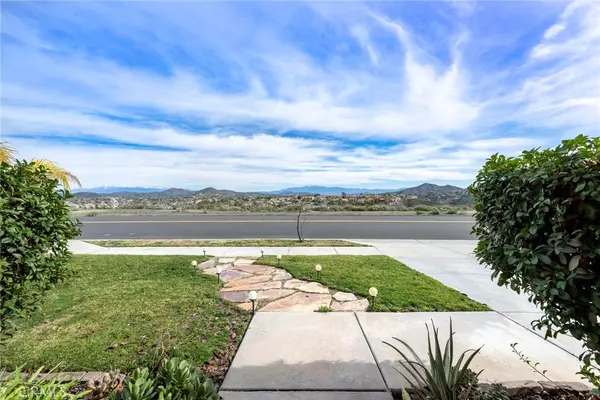 Lake Elsinore, CA 92532,76 Via De La Valle