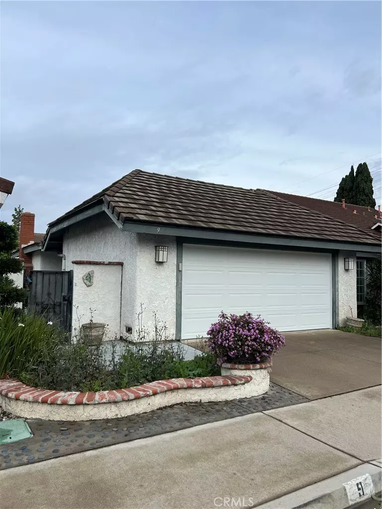 Irvine, CA 92604,9 Sanderling