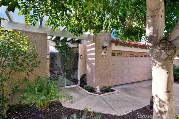 Laguna Woods, CA 92637,5176 Calzado