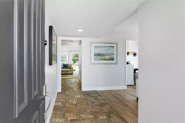 Irvine, CA 92603,5772 Sierra Casa