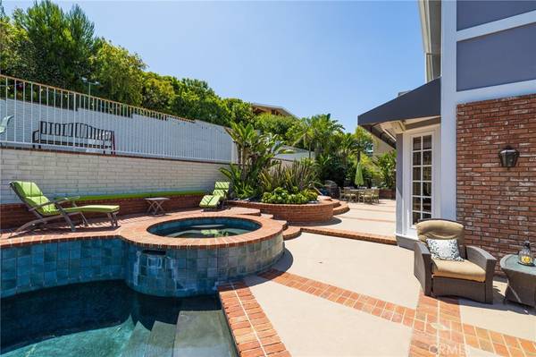 Newport Beach, CA 92660,10 Narbonne