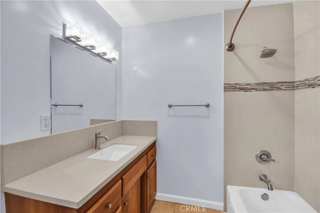 Long Beach, CA 90802,1335 E Appleton #5