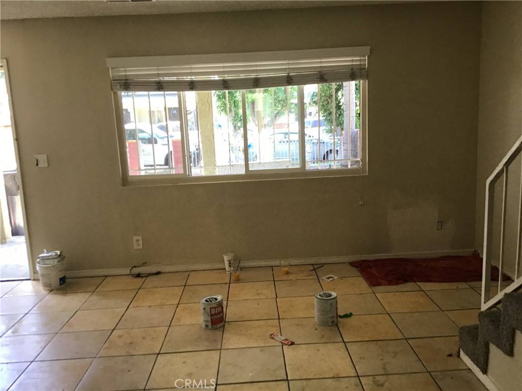 Long Beach, CA 90810,1519 W Summit ST