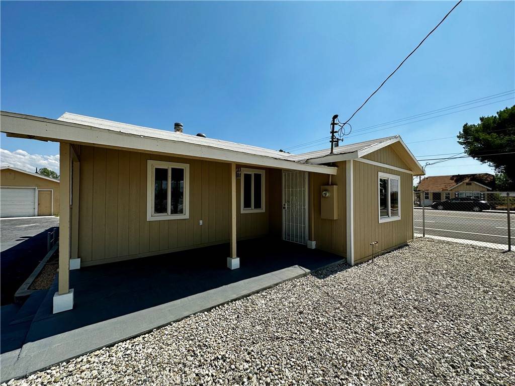Highland, CA 92346,7593 Hillview ST