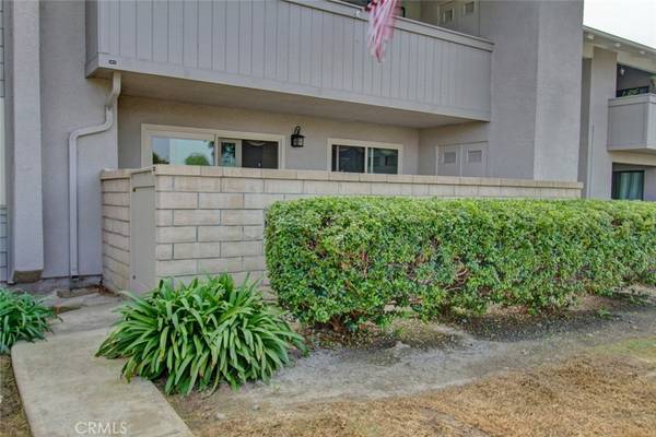 8866 Tulare DR #301C, Huntington Beach, CA 92646