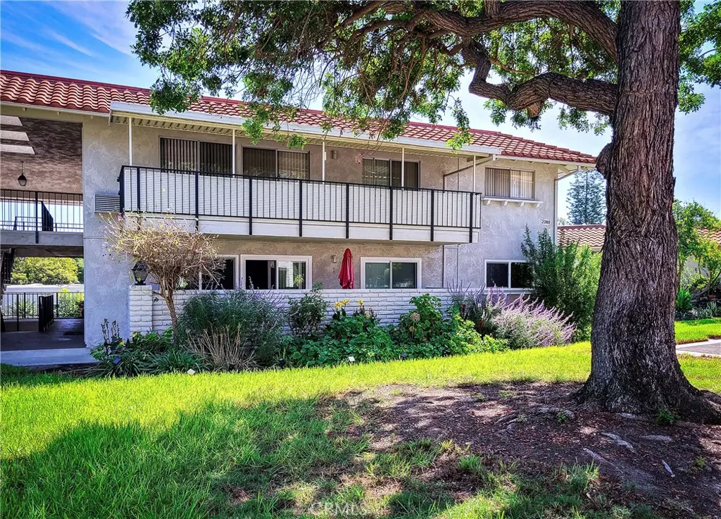 Laguna Woods, CA 92637,2260 Via Puerta #P