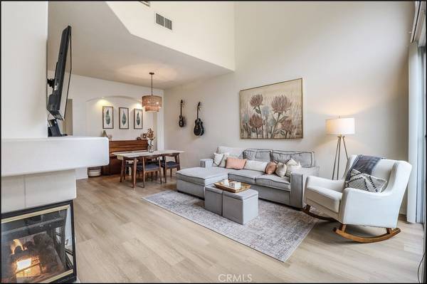 Aliso Viejo, CA 92656,5 Ovation LN