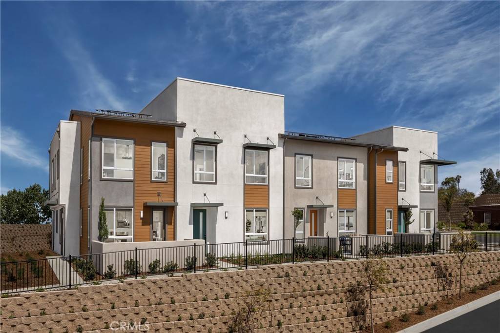992 Hunter TRL, Vista, CA 92081