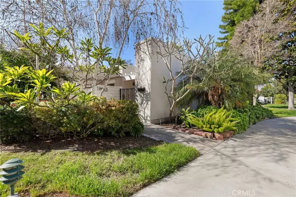 Laguna Woods, CA 92637,2065 Via Mariposa E #D