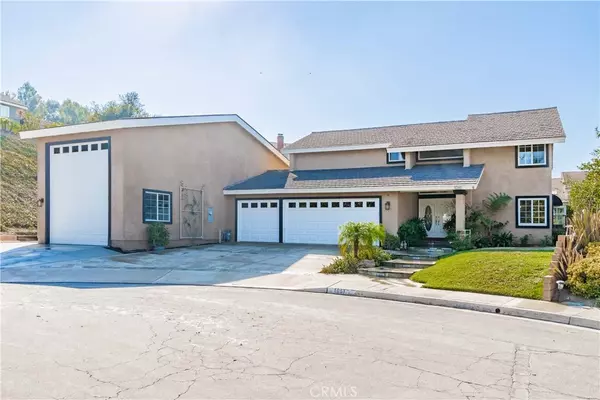 1061 S Pine Canyon CIR, Anaheim Hills, CA 92807