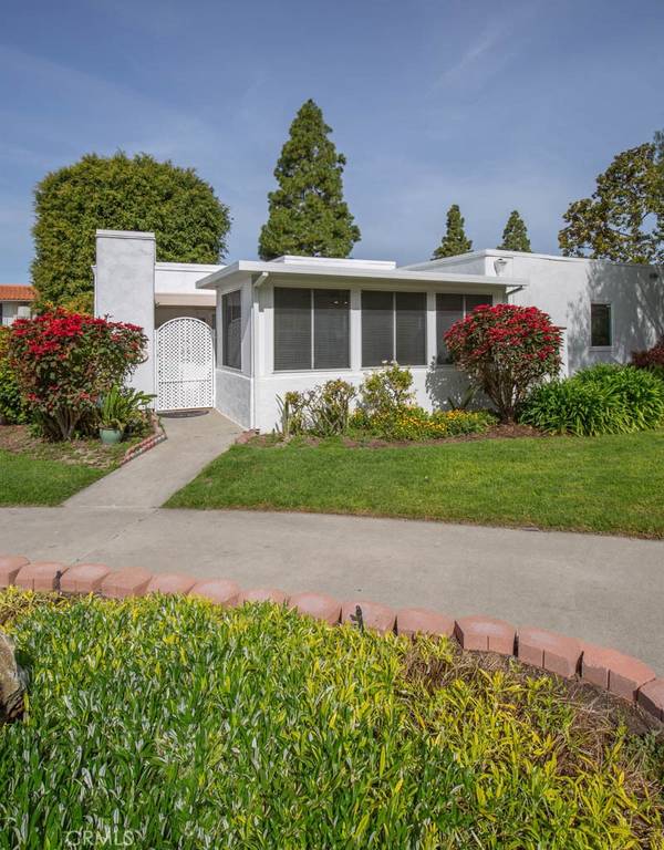 Laguna Woods, CA 92637,2284 Via Puerta #C