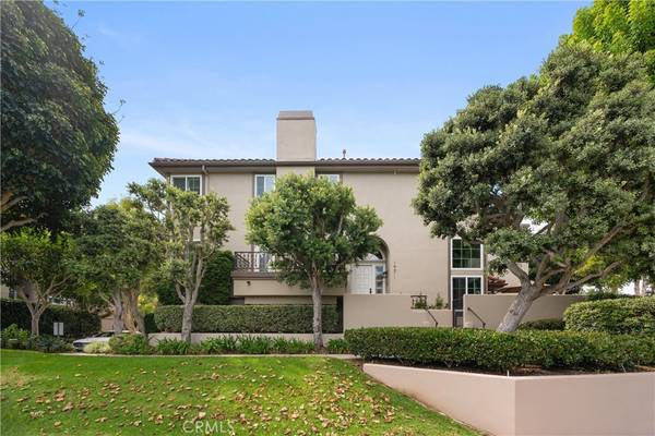 19211 Seabrook LN, Huntington Beach, CA 92648