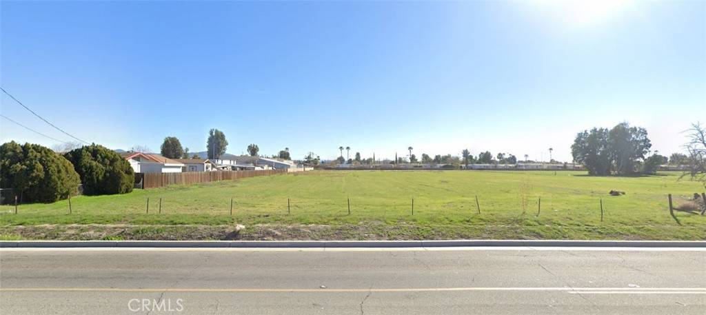 878 W 7th ST, San Jacinto, CA 92582