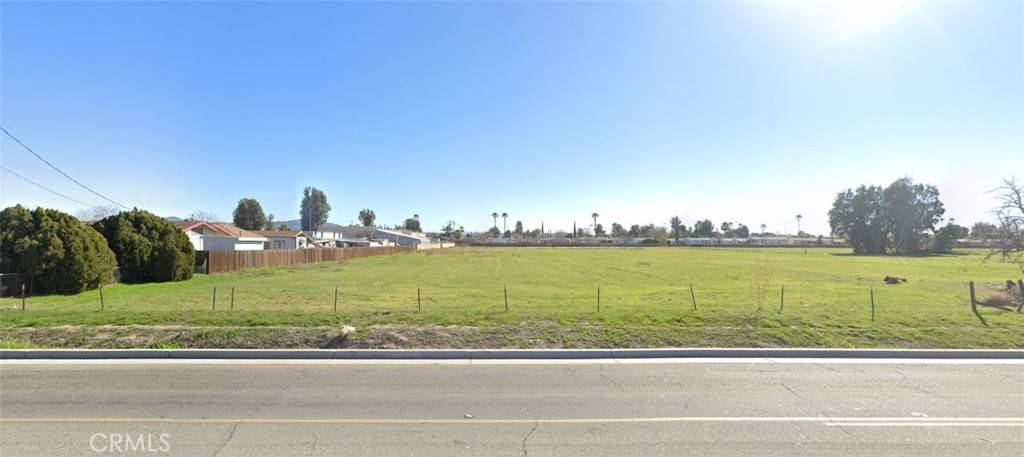 San Jacinto, CA 92582,878 W 7th ST