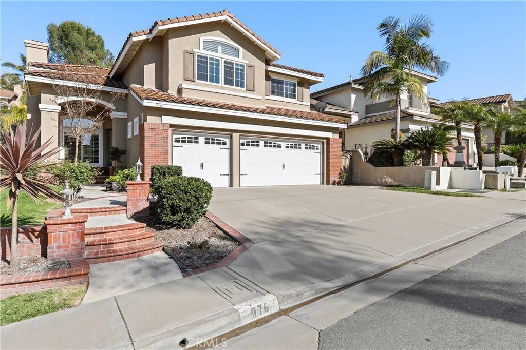 976 S Creekview LN, Anaheim Hills, CA 92808