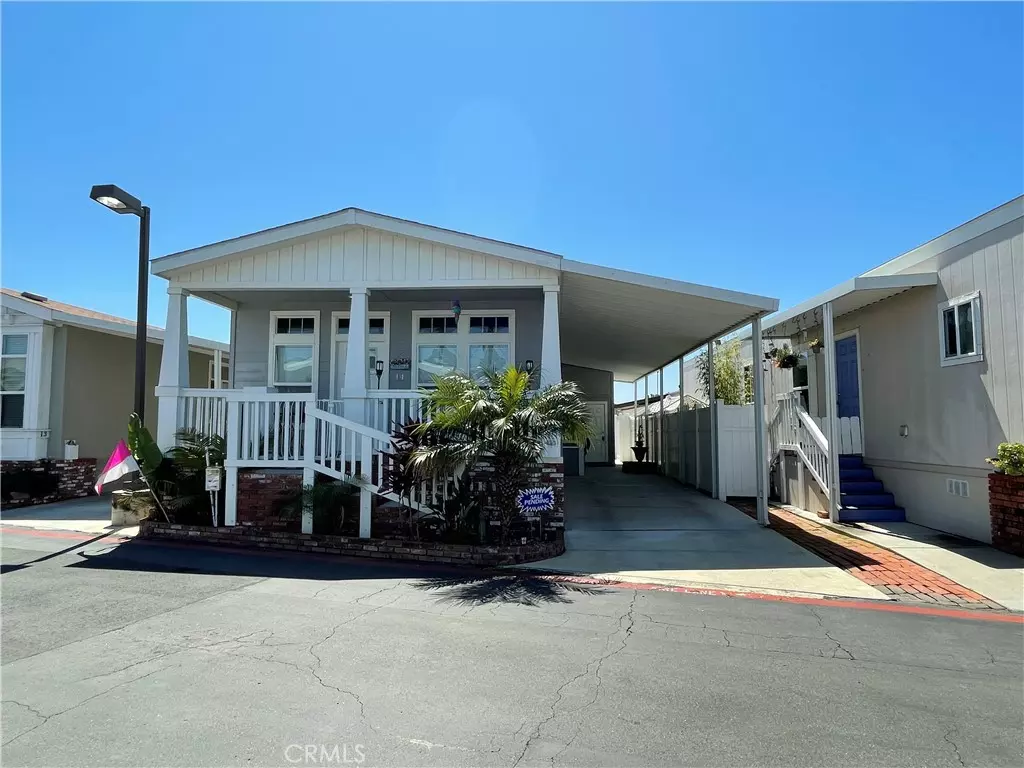 Huntington Beach, CA 92648,7652 Garfield AVE #14