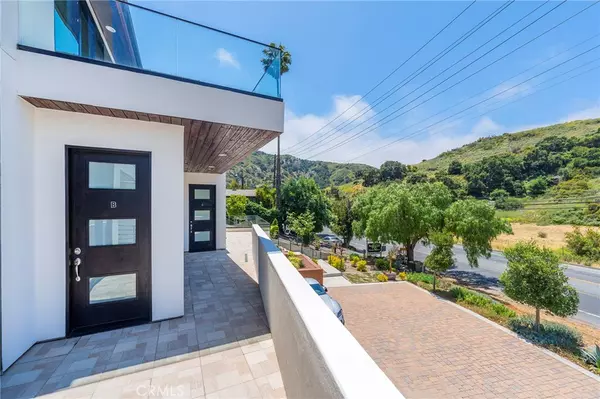 Laguna Beach, CA 92651,20000 Laguna Canyon RD