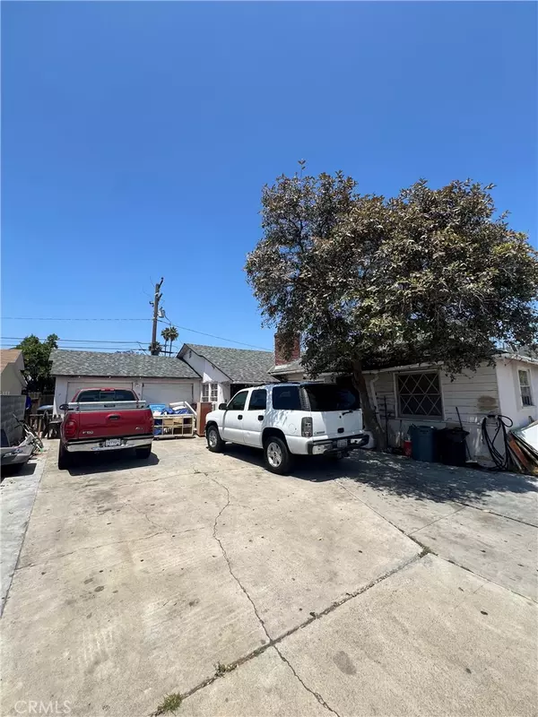 2221 W 14th ST, Santa Ana, CA 92706