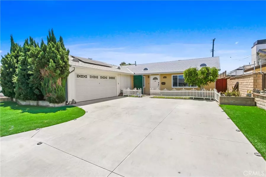 6422 Larkspur CIR, Huntington Beach, CA 92647