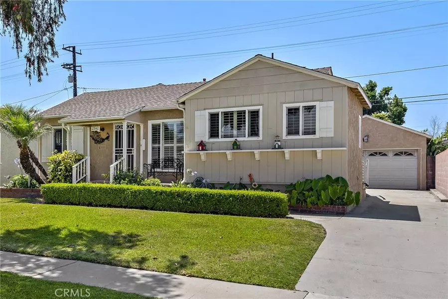 2842 Denmead ST, Lakewood, CA 90712