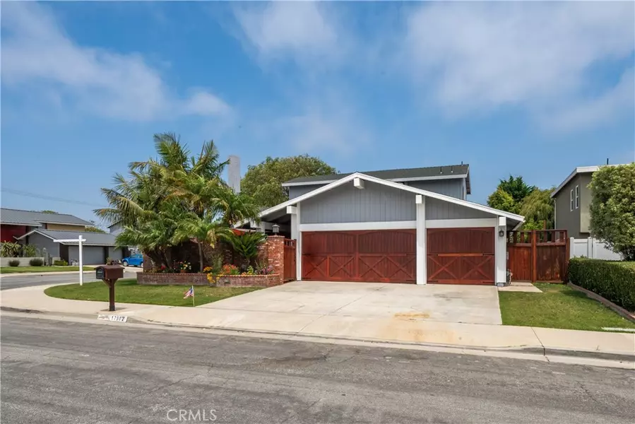 17902 Fernpoint CIR, Huntington Beach, CA 92647